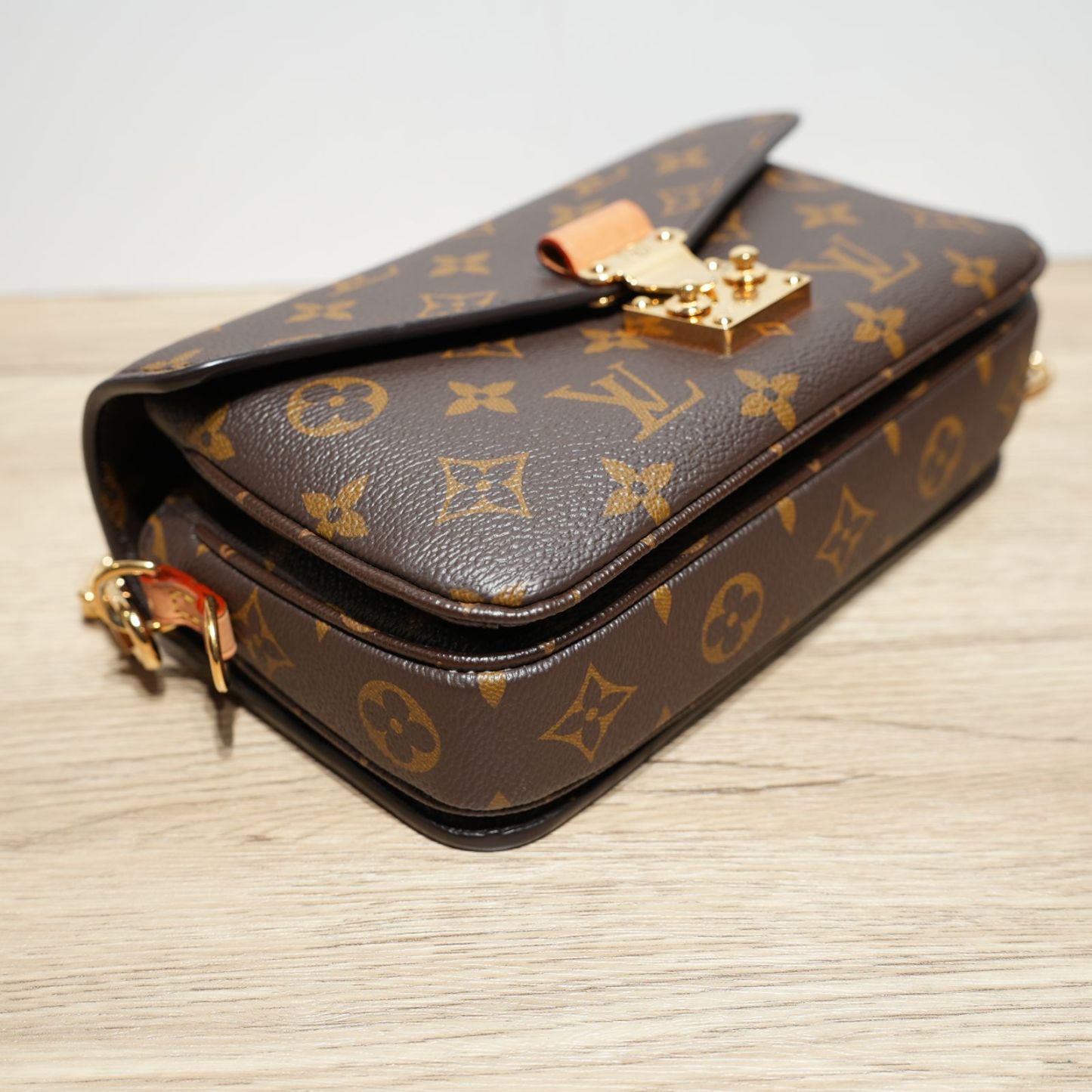 LOUIS VUITTON Metis Pochette East West Crossbody Bag