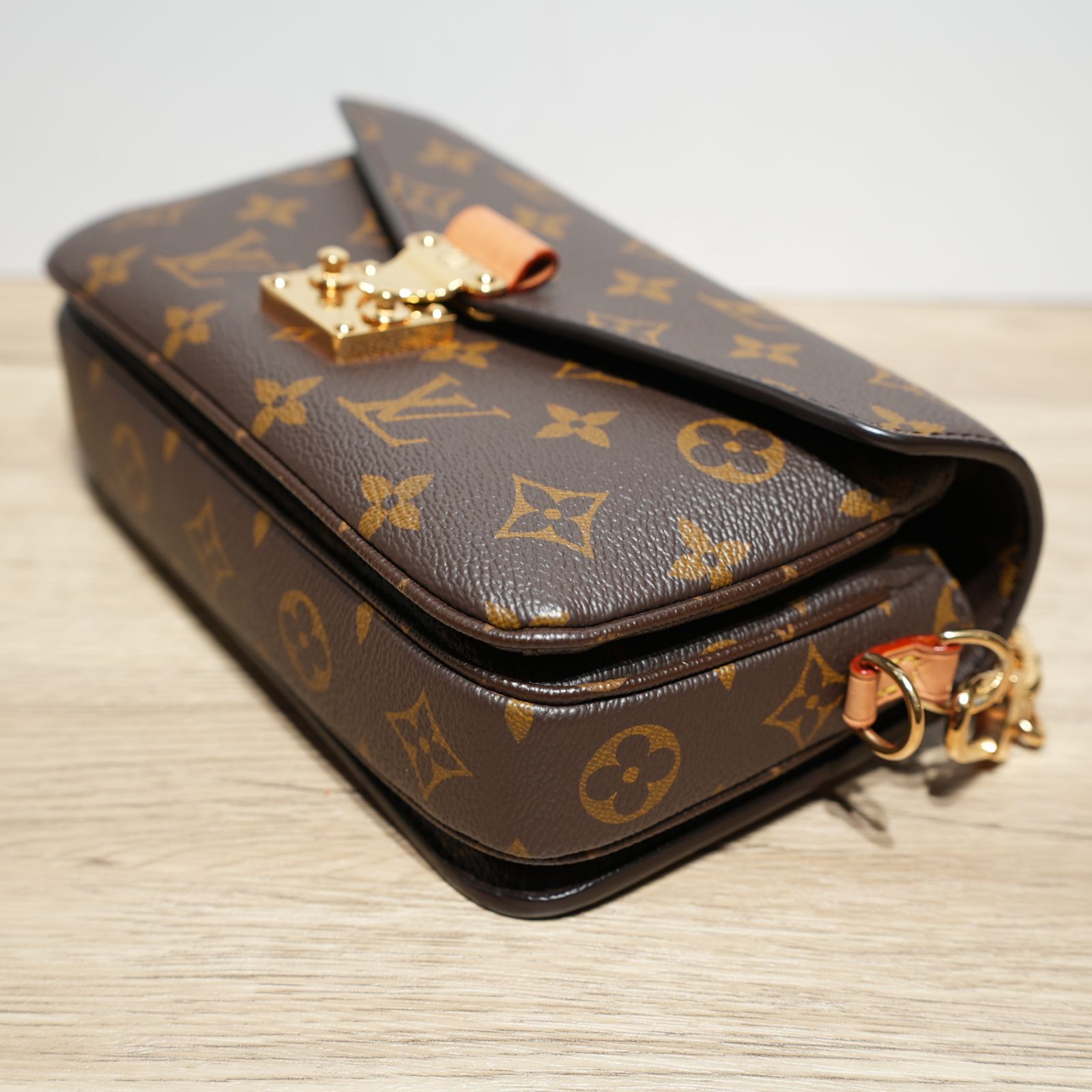 LOUIS VUITTON Metis Pochette East West Crossbody Bag