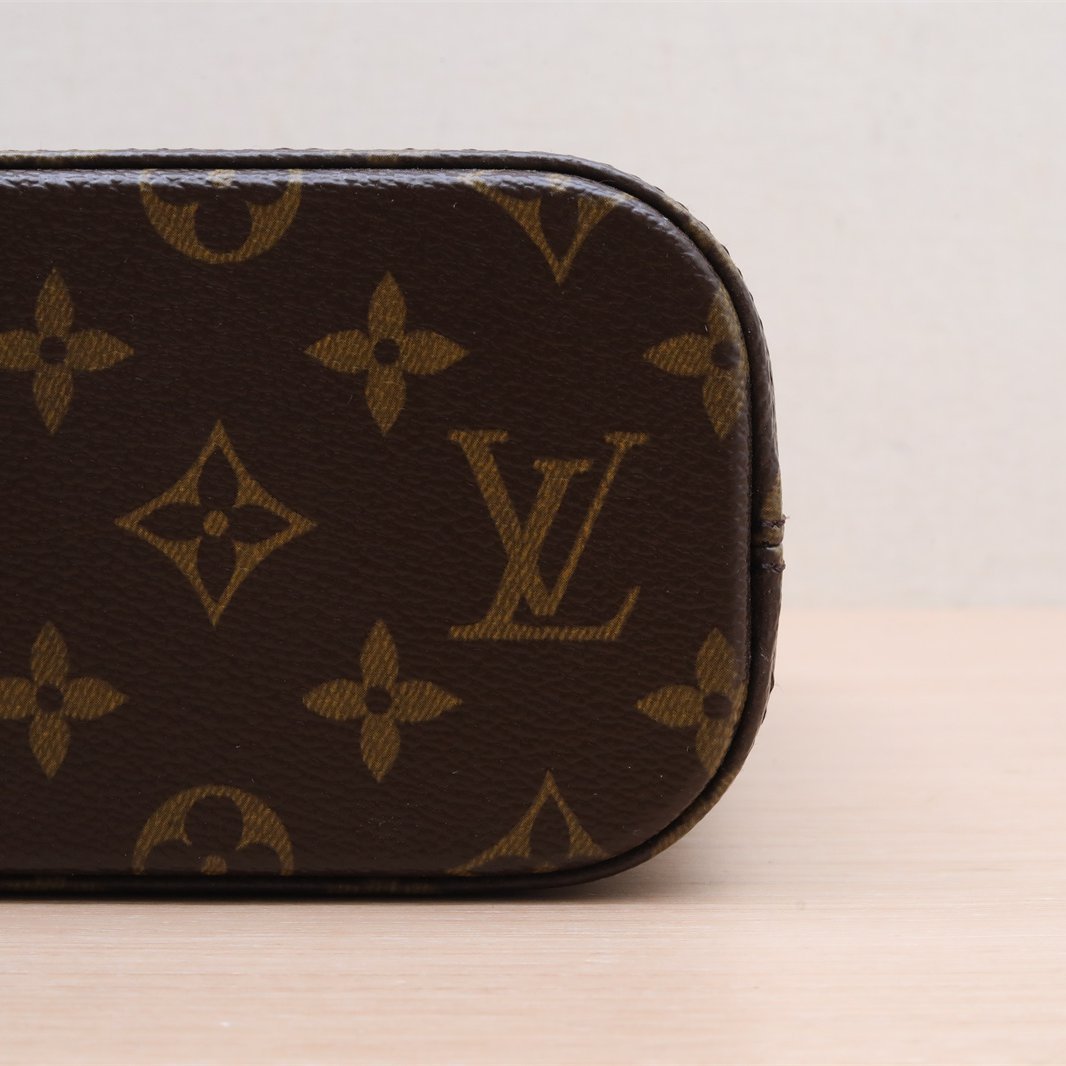 LOUIS VUITTON Vintage Vivienne Small Size
