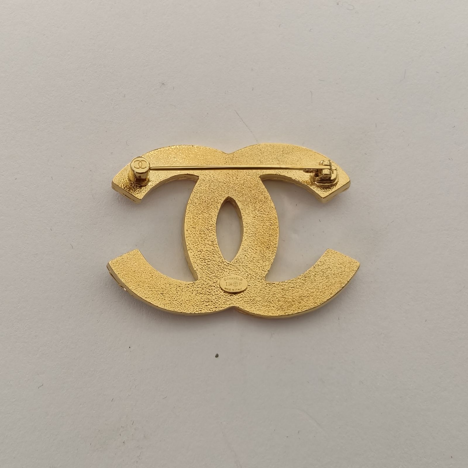 CHANEL Double C Enamel Brooch Alloy-Hana Vintage