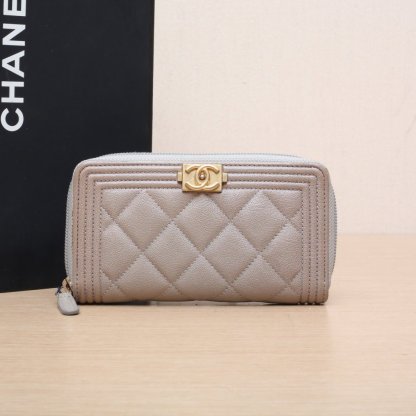 *CHANEL Grey, 2019, Gold Hardware, Leboy Zip Short Wallet, Card Holder-Hana Vintage