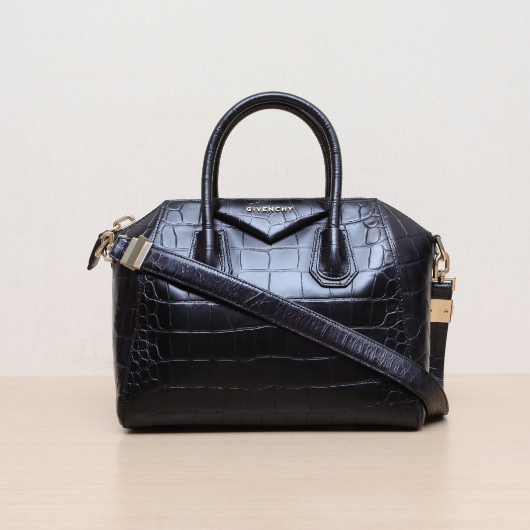 *GIVENCHY ANTIGONA Diamond Bag, Small Size 2020-Hana Vintage