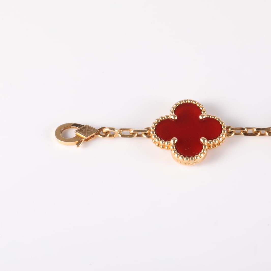 VAN CLEEF&ARPELS Vintage Alhambra medium five-petal bracelet new clasp 18K Gold,Carnelian-Hana Vintage