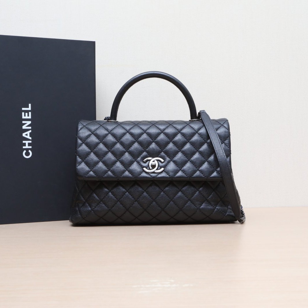 *CHANEL Coco Handle Extra Large MAXI-Hana Vintage