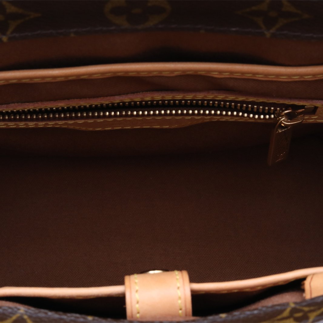 LOUIS VUITTON Vintage Vivienne Small Size