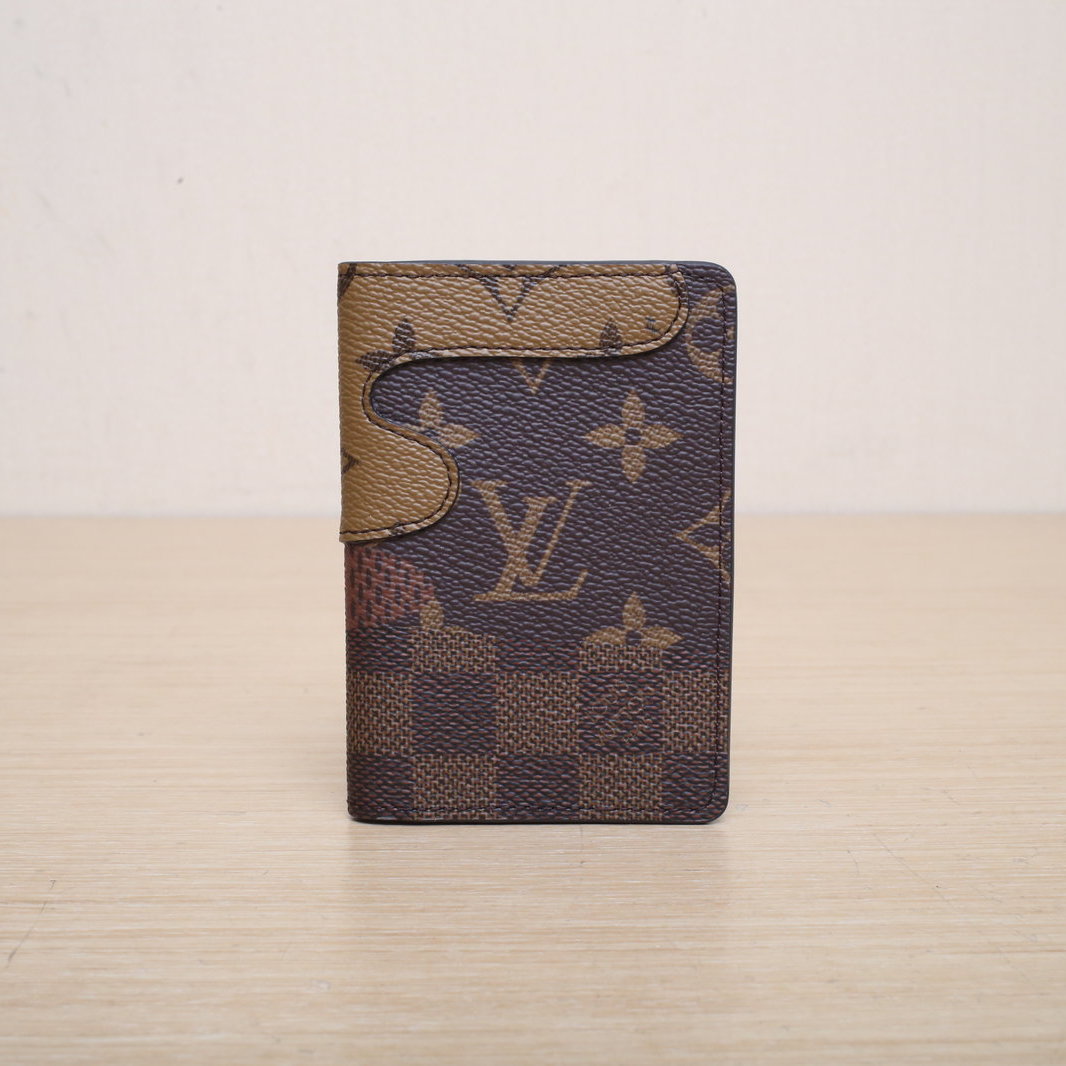 *LOUIS VUITTON Monogram PVC Chip Nigo Collaboration Monogram Card Holder-Hana Vintage