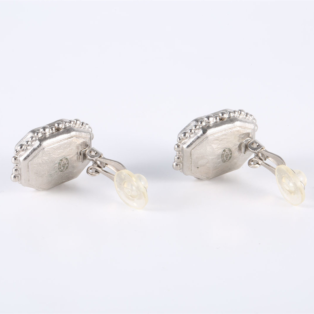 CHANEL 12A Vintage Black Square Clip-on Earrings Alloy-Hana Vintage