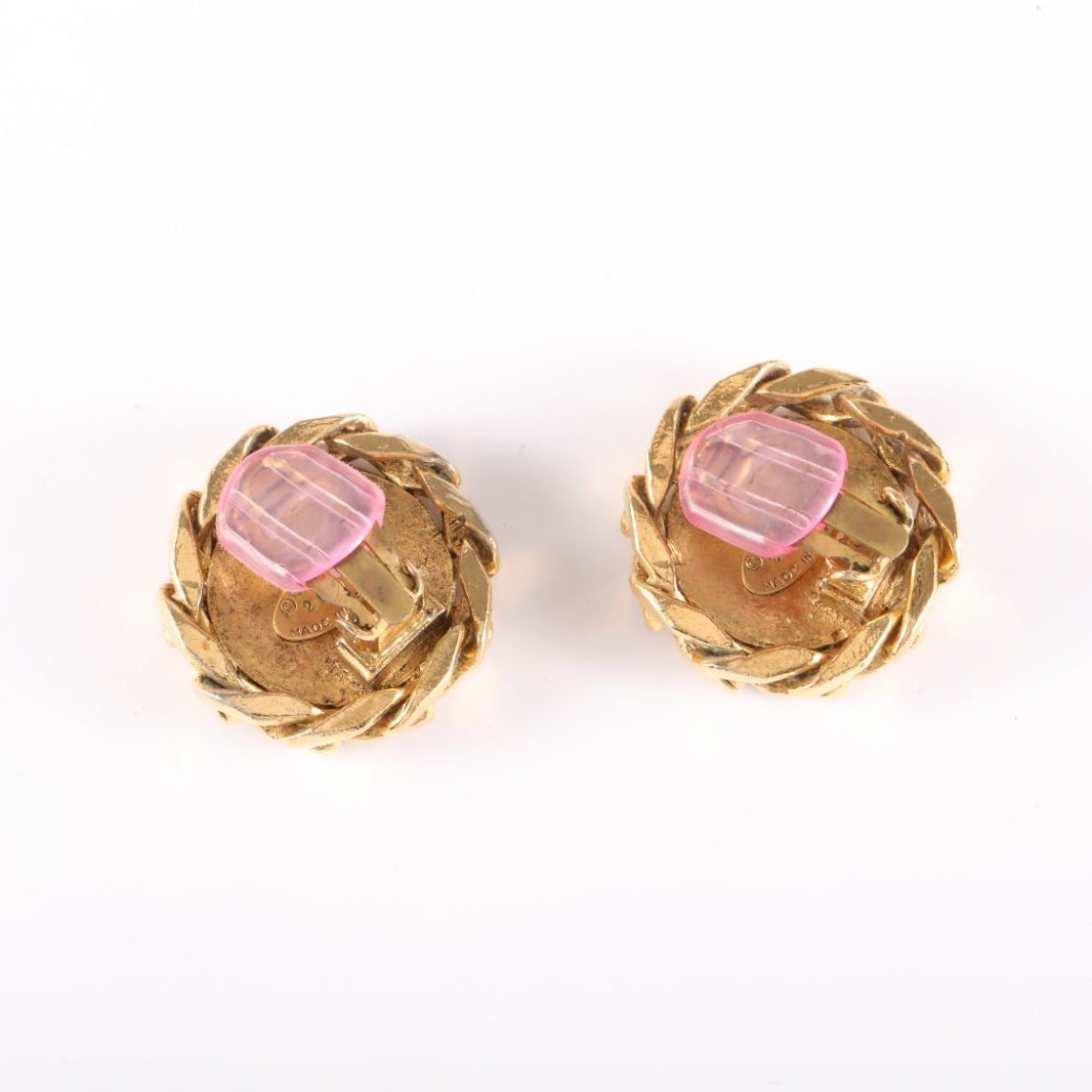CHANEL 23 Vintage Double C Circle Clip-on Earrings Alloy-Hana Vintage