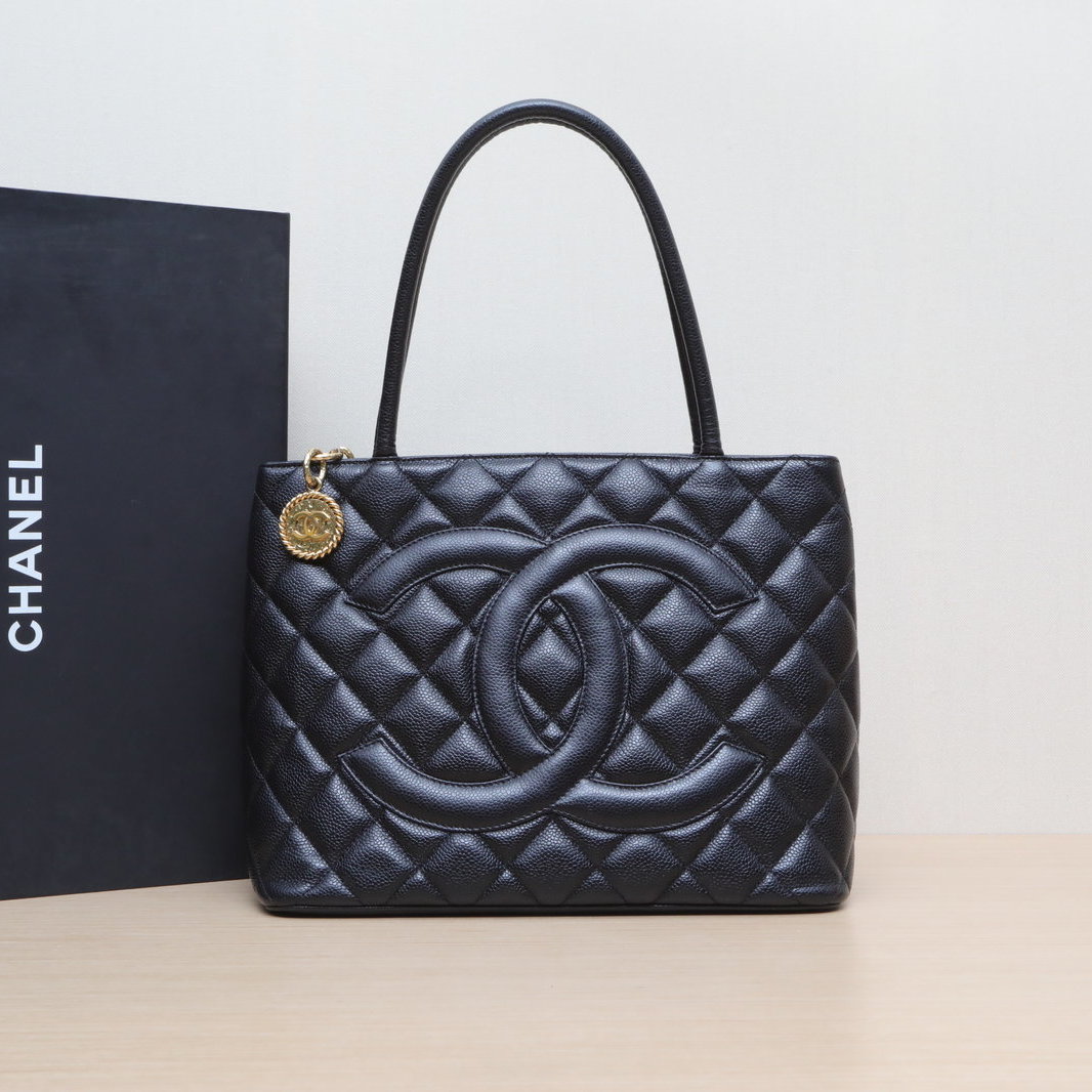 *CHANEL Vintage Black Gold Calfskin Hilton Coin Purse-Hana Vintage