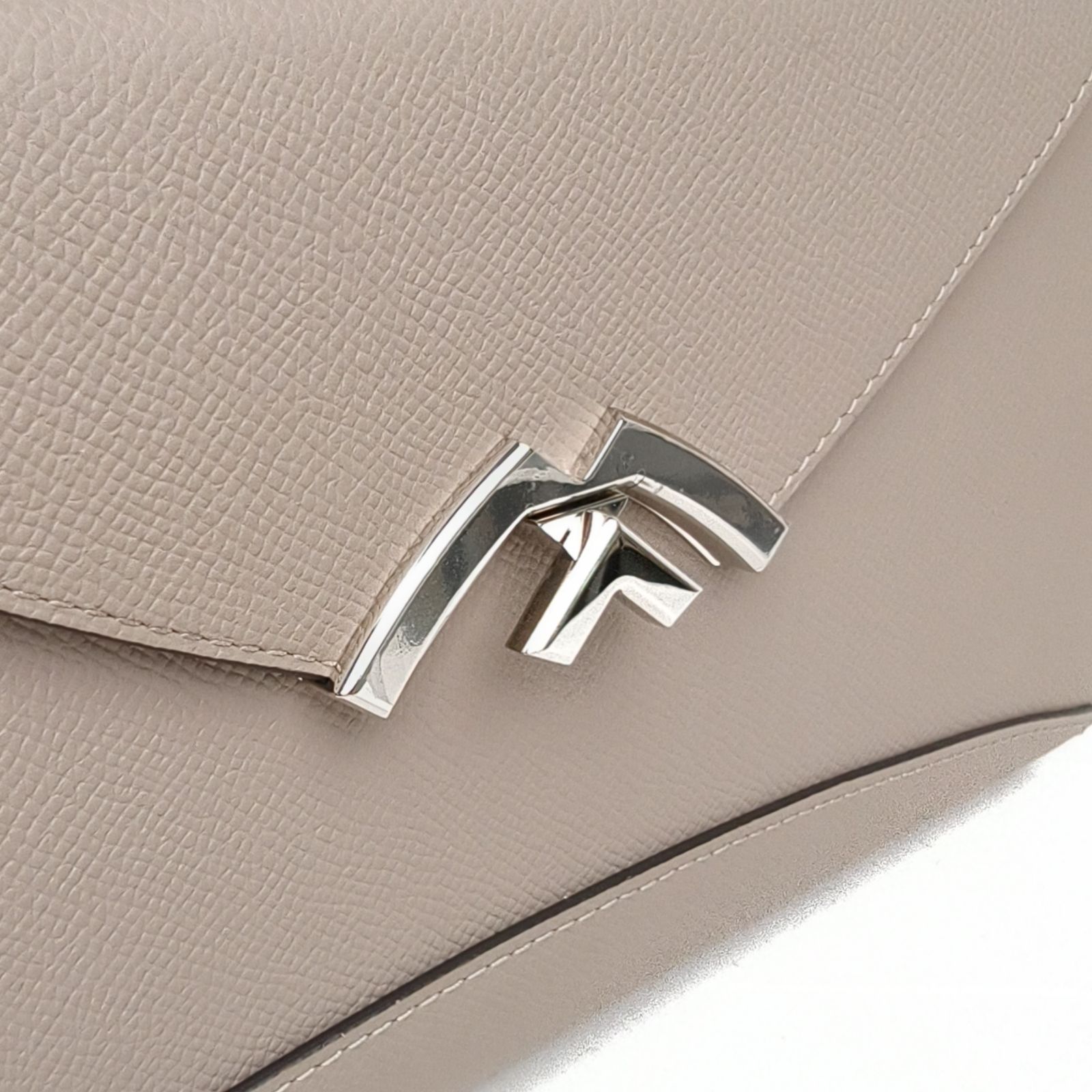 *MOYNAT Gabrielle Clutch 27.5-Hana Vintage