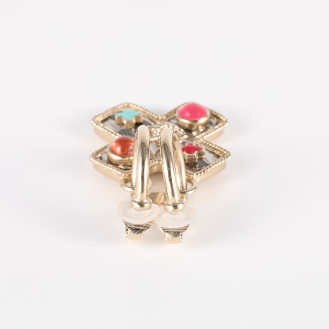 CHANEL Art Glass Pendant Single Side Ear Clip 17S Alloy-Hana Vintage