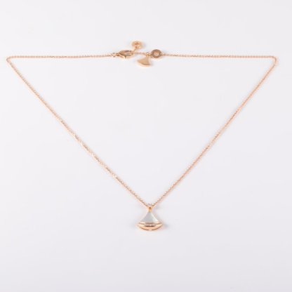BVLGARI DIVAS DREAM Diamond Studded 18K Gold Necklace 18K Rose Gold,Diamond,Mother of Pearl-Hana Vintage
