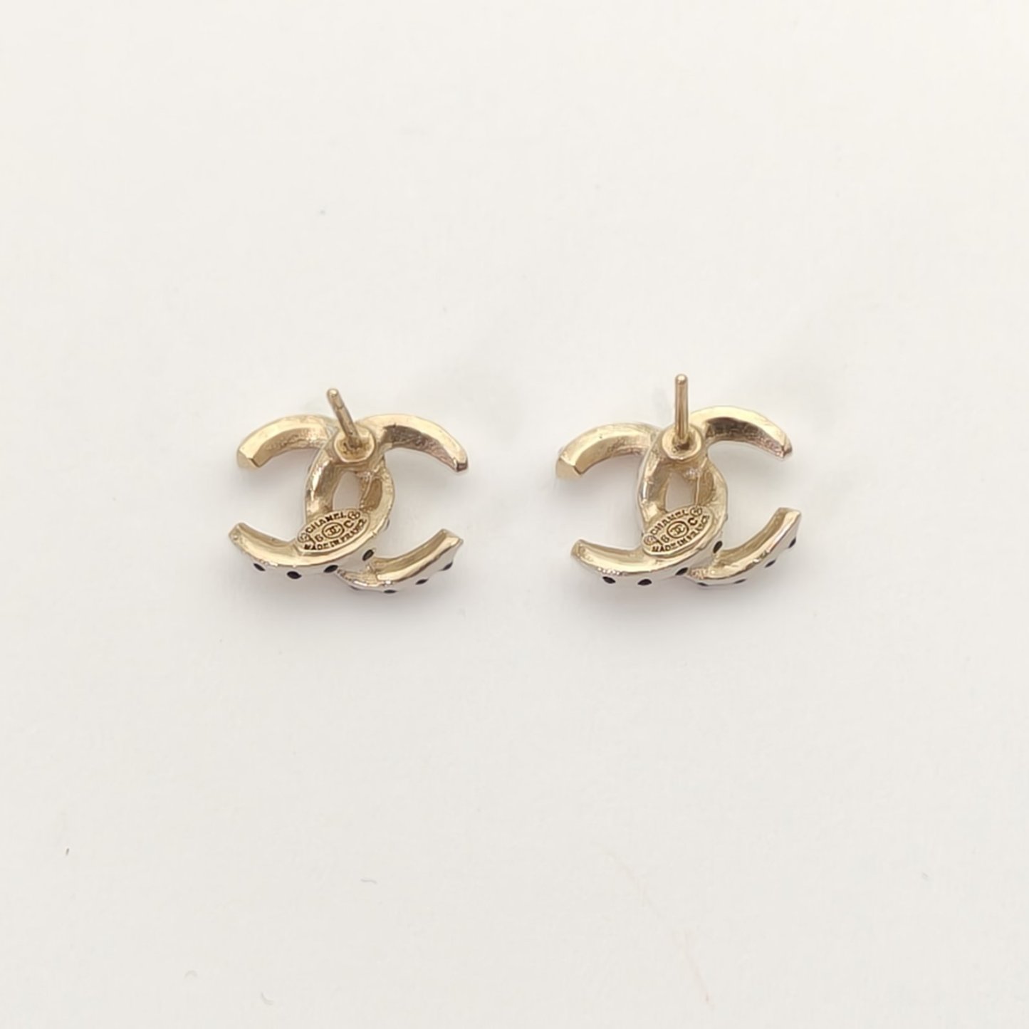 CHANEL 16C Spiral Earrings Alloy-Hana Vintage