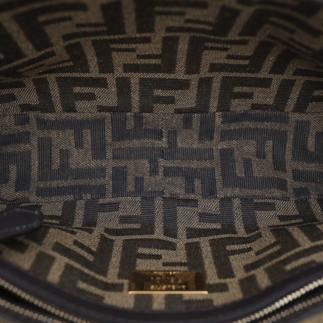 *FENDI Baguette bag Medium Size-Hana Vintage