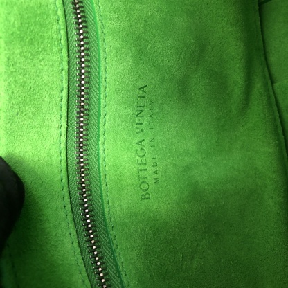 Bottega Veneta Crossbody Box Pouch in Grain de Poudre Pistachio