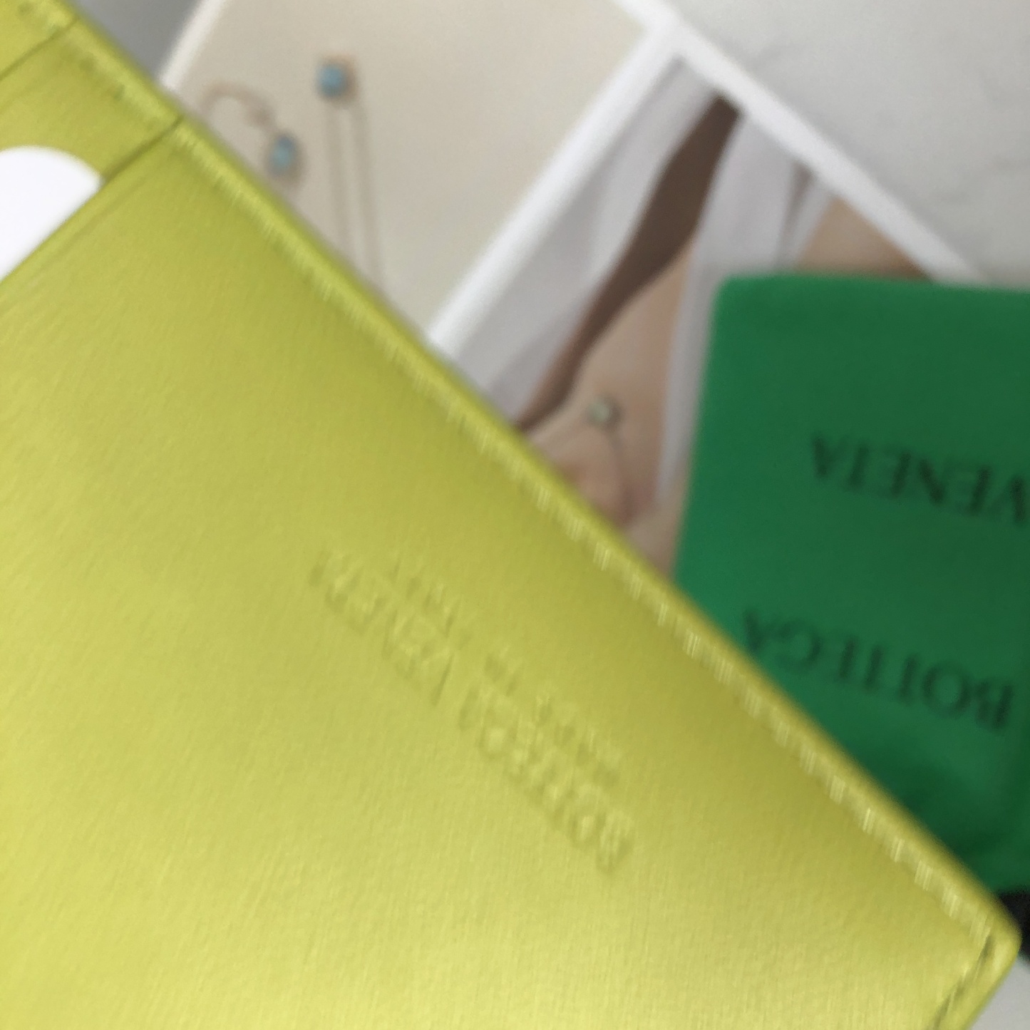 Bottega Veneta Card Case in Kiwi