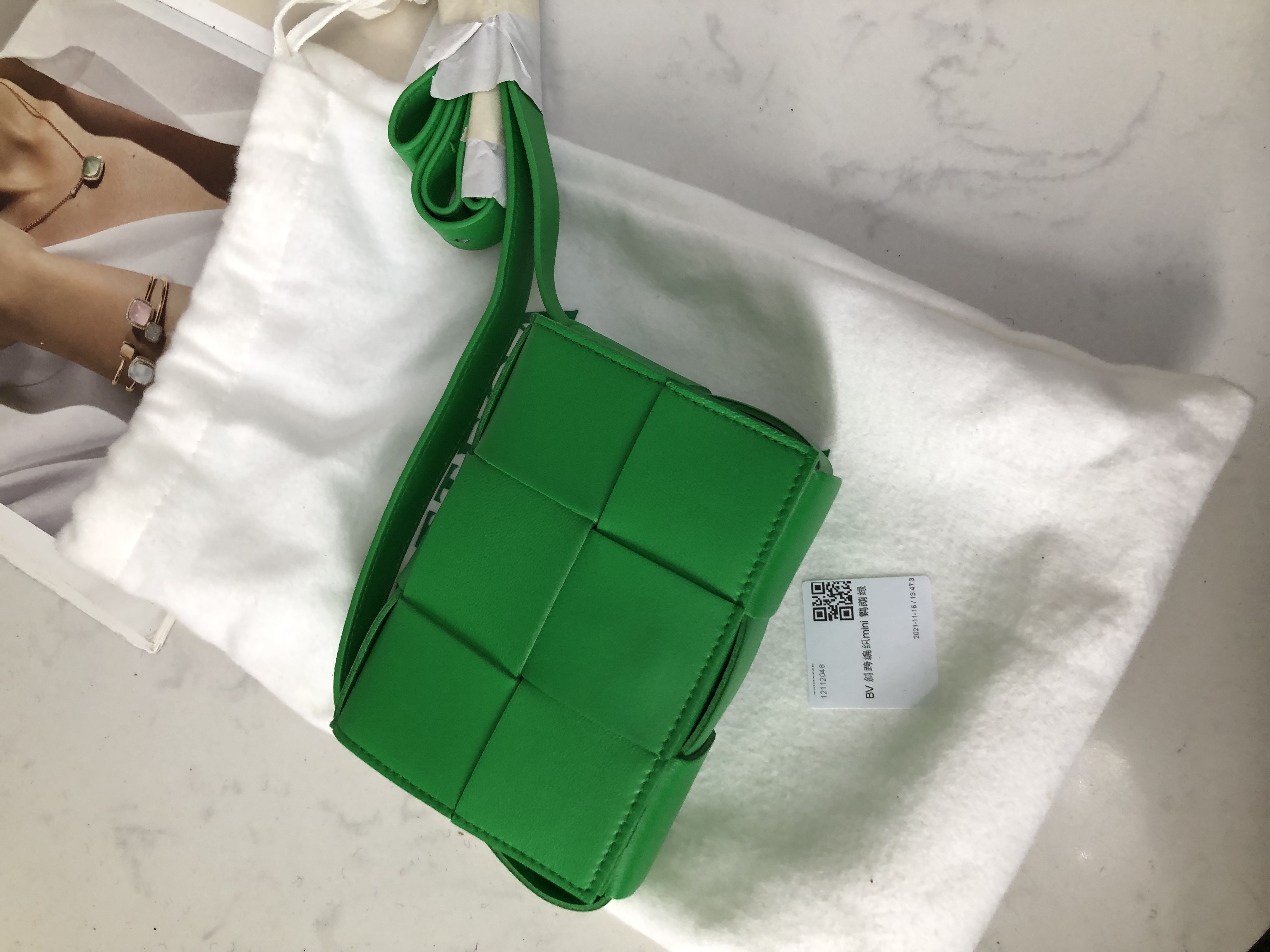 Bottega Veneta Mini Intrecciato Crossbody Bag in Parrot Green (666688)