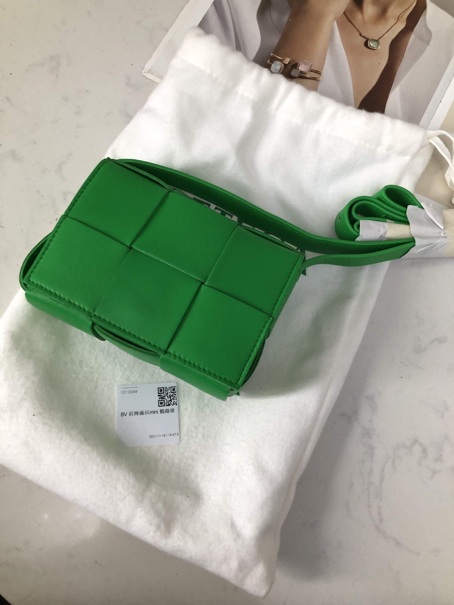 Bottega Veneta Mini Intrecciato Crossbody Bag in Parrot Green (666688)