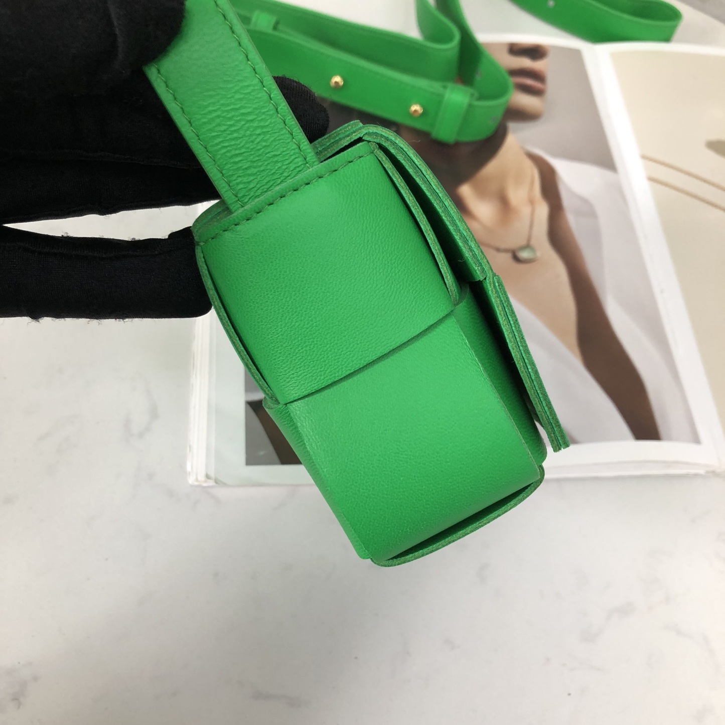 Bottega Veneta Mini Intrecciato Crossbody Bag in Parrot Green (666688)