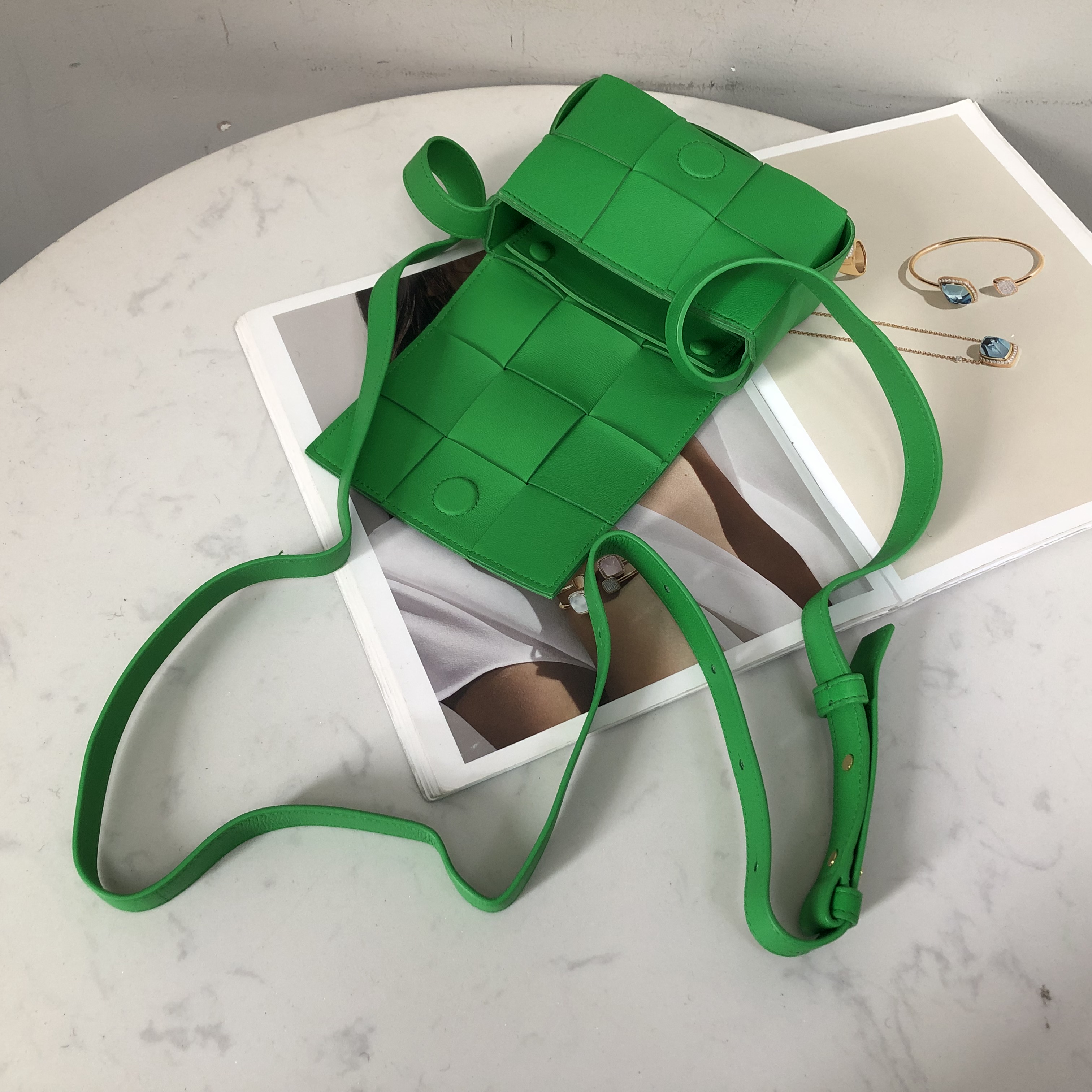 Bottega Veneta Mini Intrecciato Crossbody Bag in Parrot Green (666688)