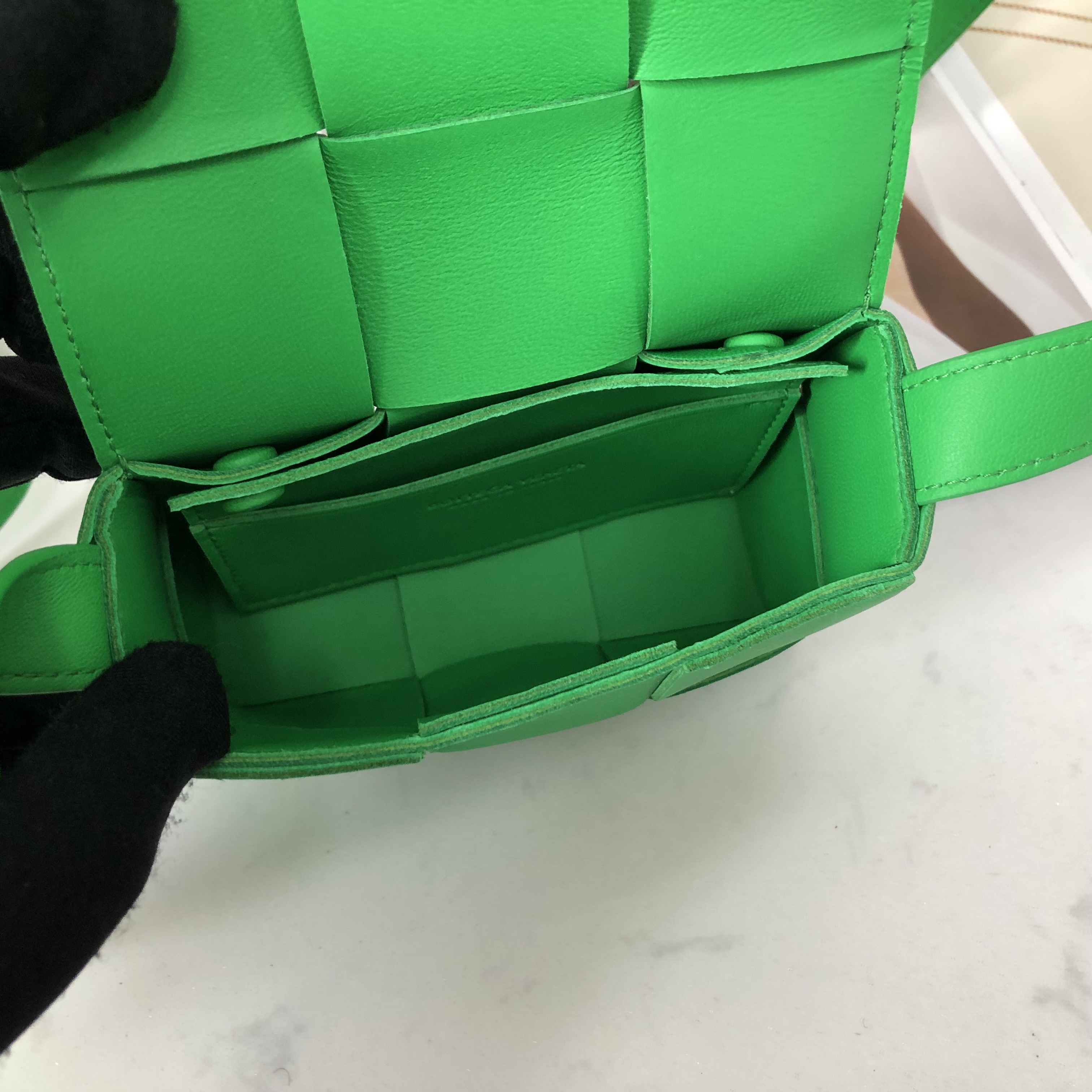 Bottega Veneta Mini Intrecciato Crossbody Bag in Parrot Green (666688)