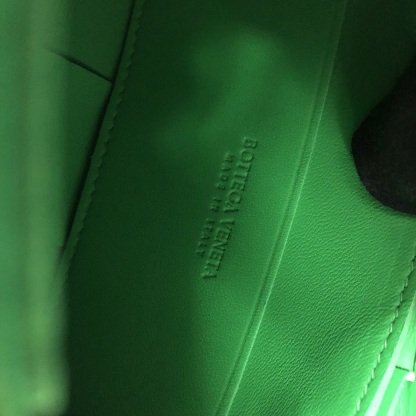 Bottega Veneta Mini Intrecciato Crossbody Bag in Parrot Green (666688)