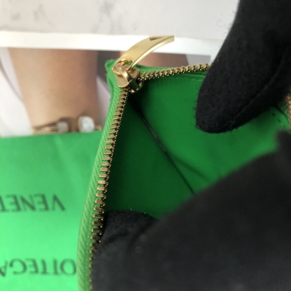 Bottega Veneta Card Case in Parrot Green