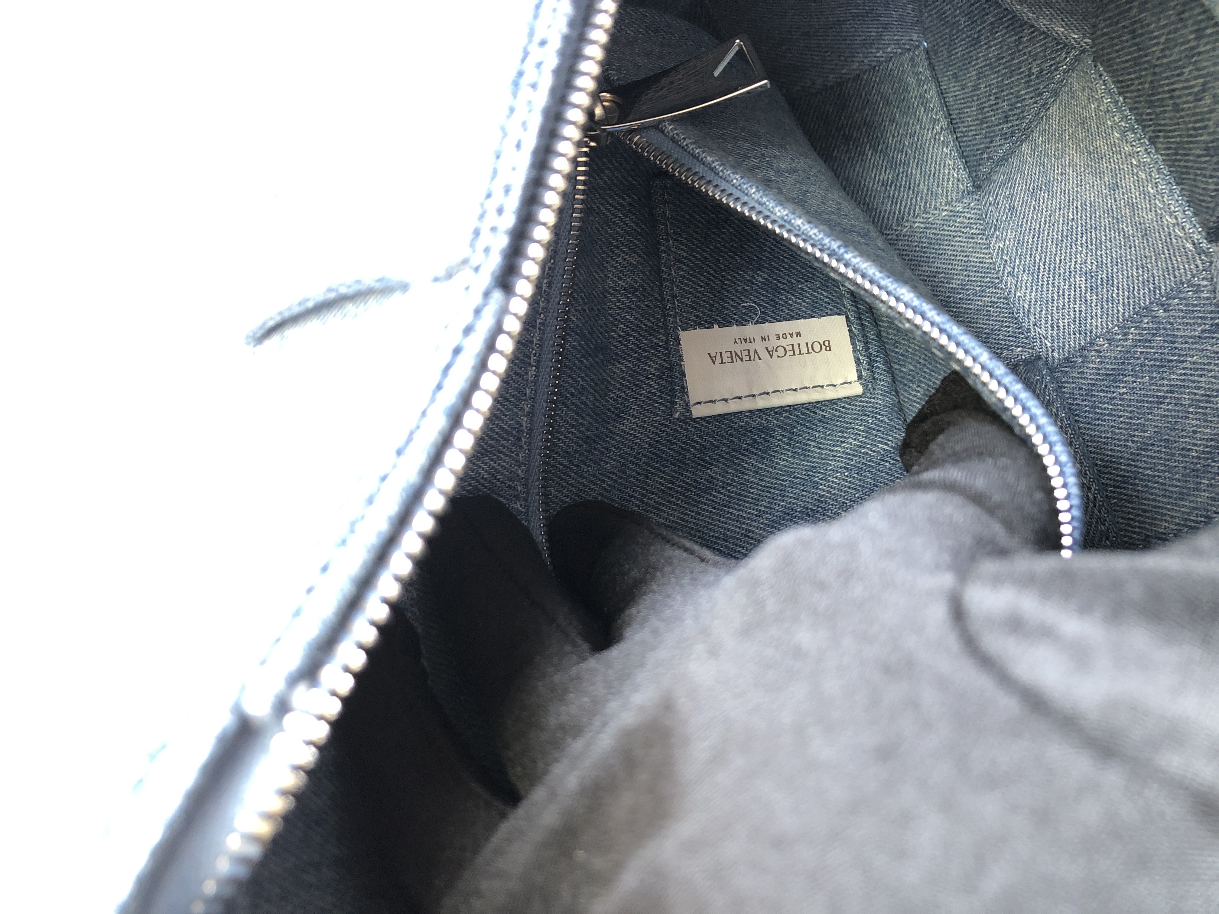 Bottega Veneta Shoulder Bag in Washed Indigo Denim (709628)