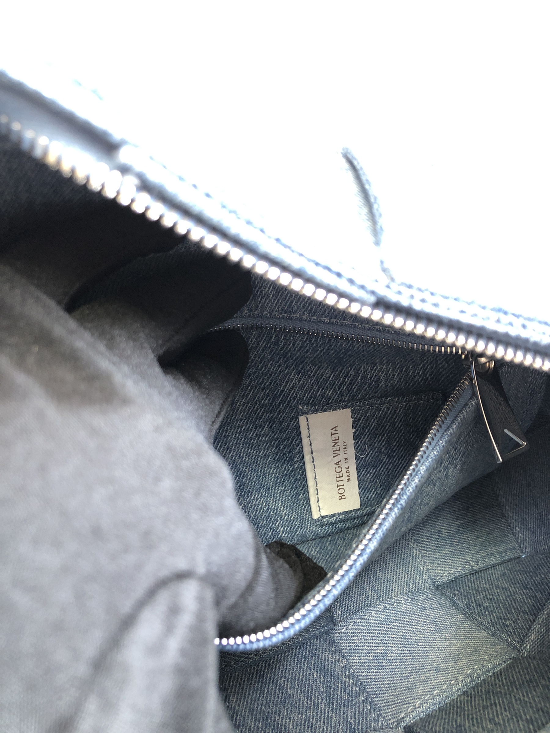 Bottega Veneta Shoulder Bag in Washed Indigo Denim (709628)