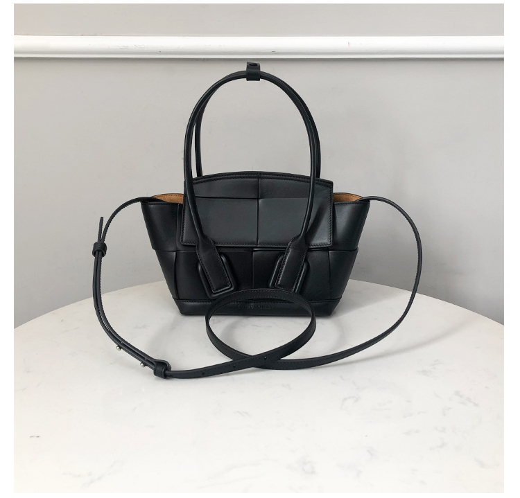 Bottega Veneta Mini Arco Bag in Glazed Black