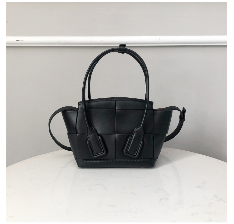 Bottega Veneta Mini Arco Bag in Glazed Black