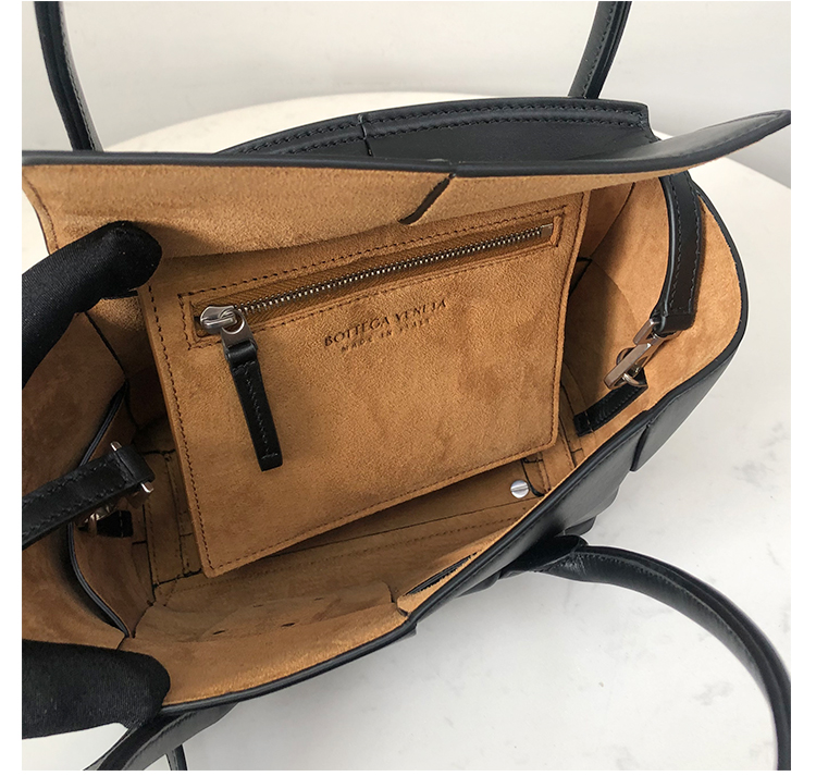 Bottega Veneta Mini Arco Bag in Glazed Black