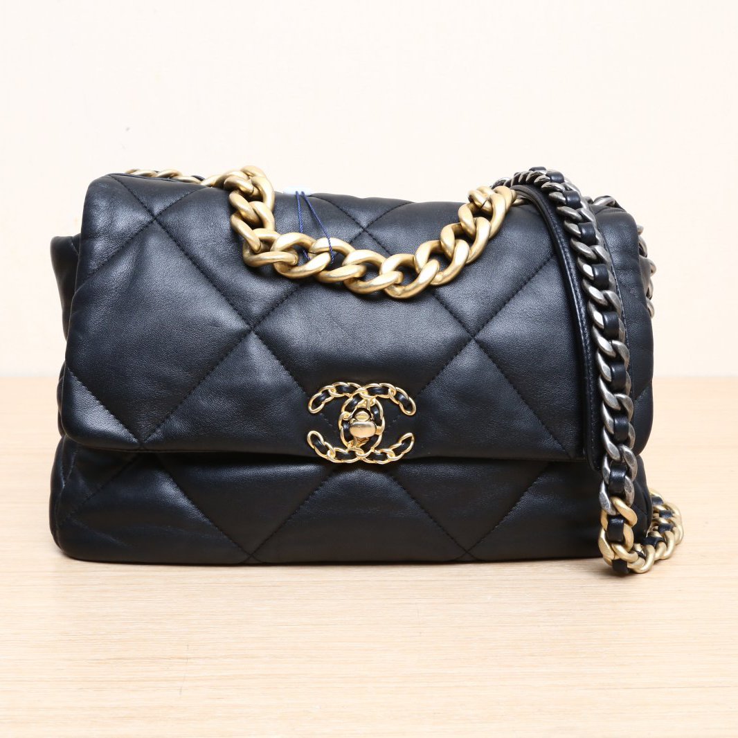 *CHANEL 19BAG Flap Bag, Medium, 30cm-Hana Vintage