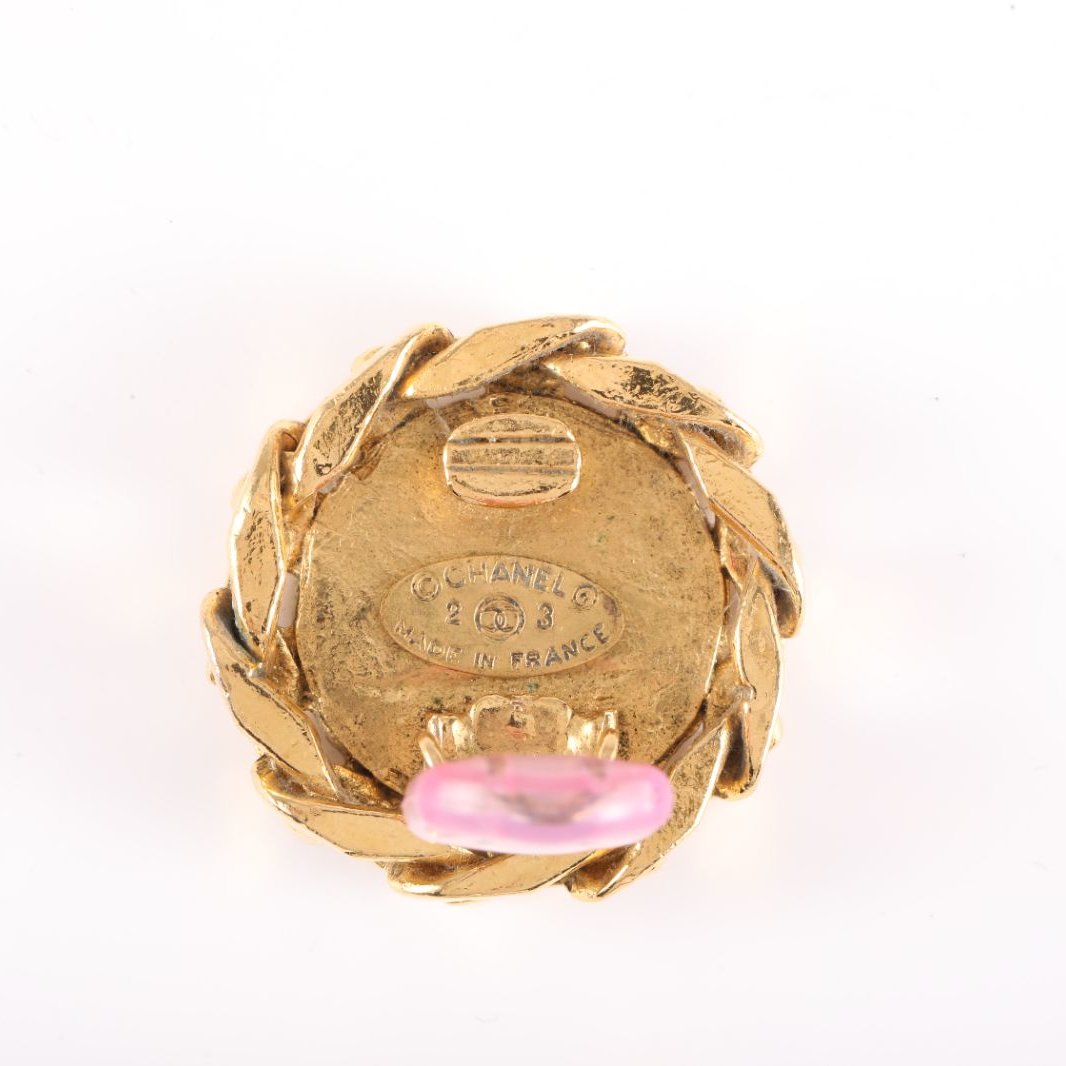CHANEL 23 Vintage Double C Circle Clip-on Earrings Alloy-Hana Vintage