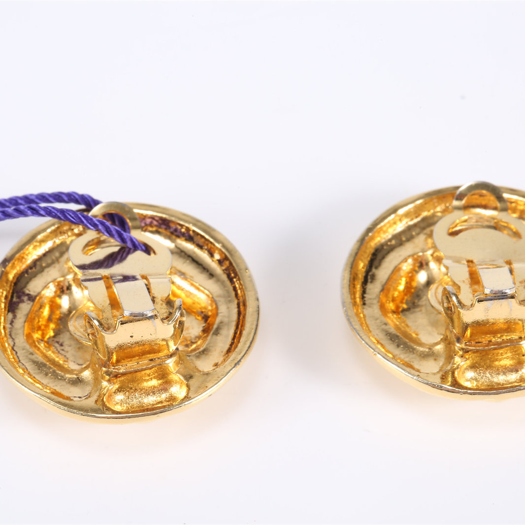 CHANEL Vintage Earring Clip Alloy-Hana Vintage