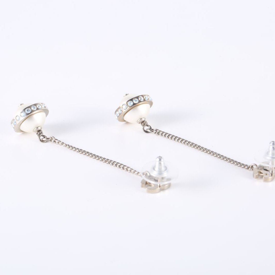 CHANEL 17K Double C Long Earrings Alloy-Hana Vintage