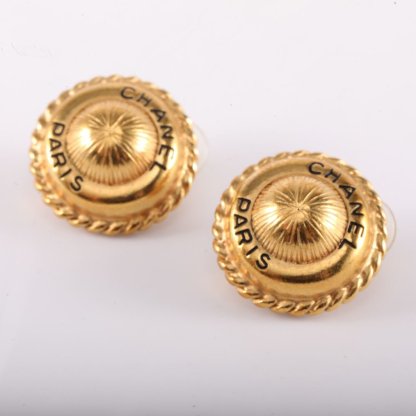 CHANEL Vintage 95A Round Double C logo Ear Clips Alloy-Hana Vintage
