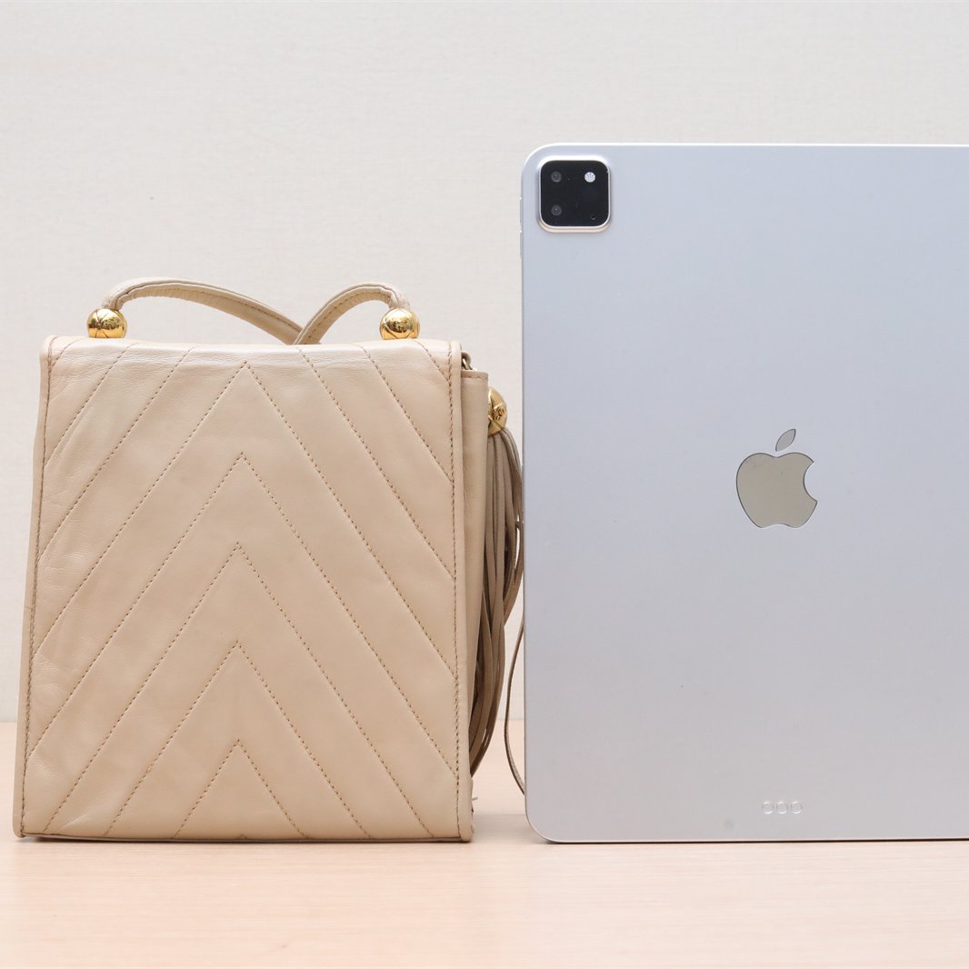 *CHANEL Vintage Beige and Gold Sheepskin Fringe and Gold Ball Crossbody Bag, Off-white, 1991, Beige, , 1991, Gold Hardware-Hana Vintage