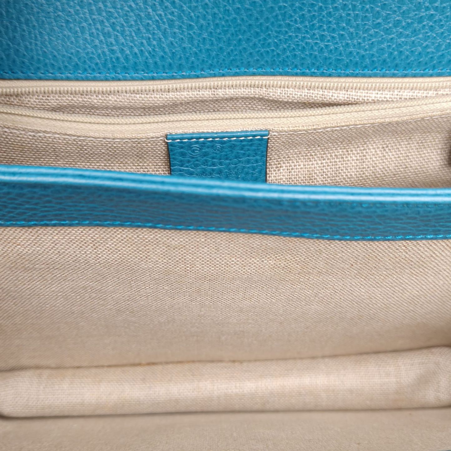 GUCCI Interlock Medium 28