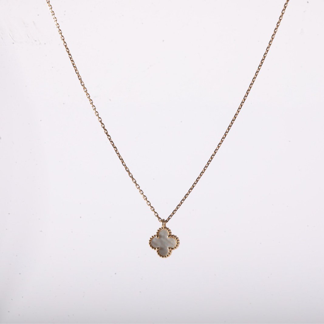 VAN CLEEF&ARPELS Sweet Alhambra Small Single Flower Necklace New Clasp 18K Gold,Mother of Pearl-Hana Vintage