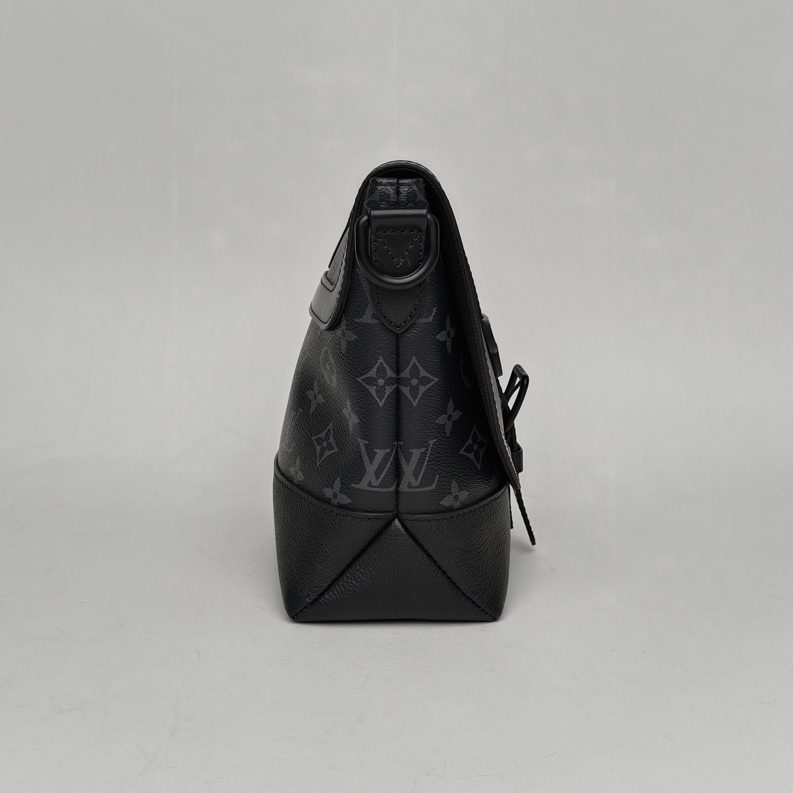 *LOUIS VUITTON Black PVC Chip Black Hardware Saumur Pochette Metis-Hana Vintage