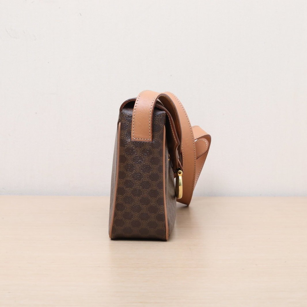 CELINE Vintage Pochette Metis