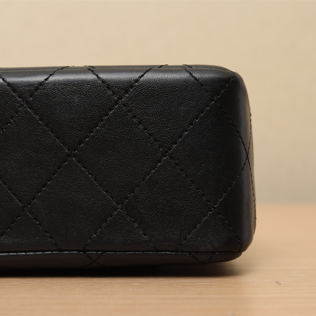 *CHANEL Vintage Paris Limited Edition Dual-tone Buckle Shoulder Bag, Medium Size, Black, 1988-Hana Vintage