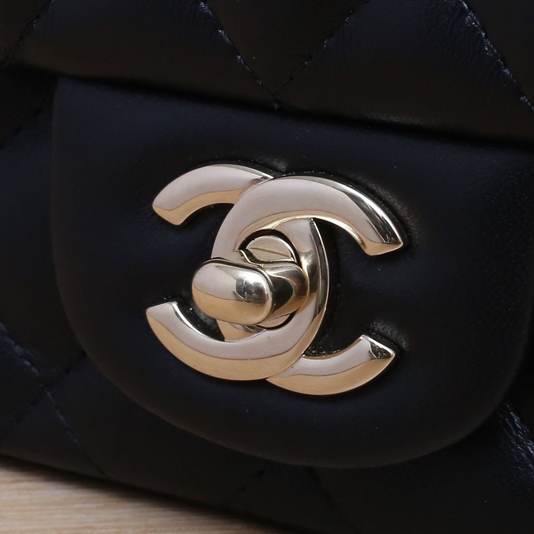 CHANEL CF flap bag, Square Bag, 17cm