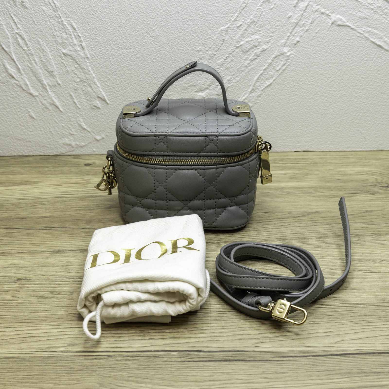 *DIOR Lady Dior Vanity 11