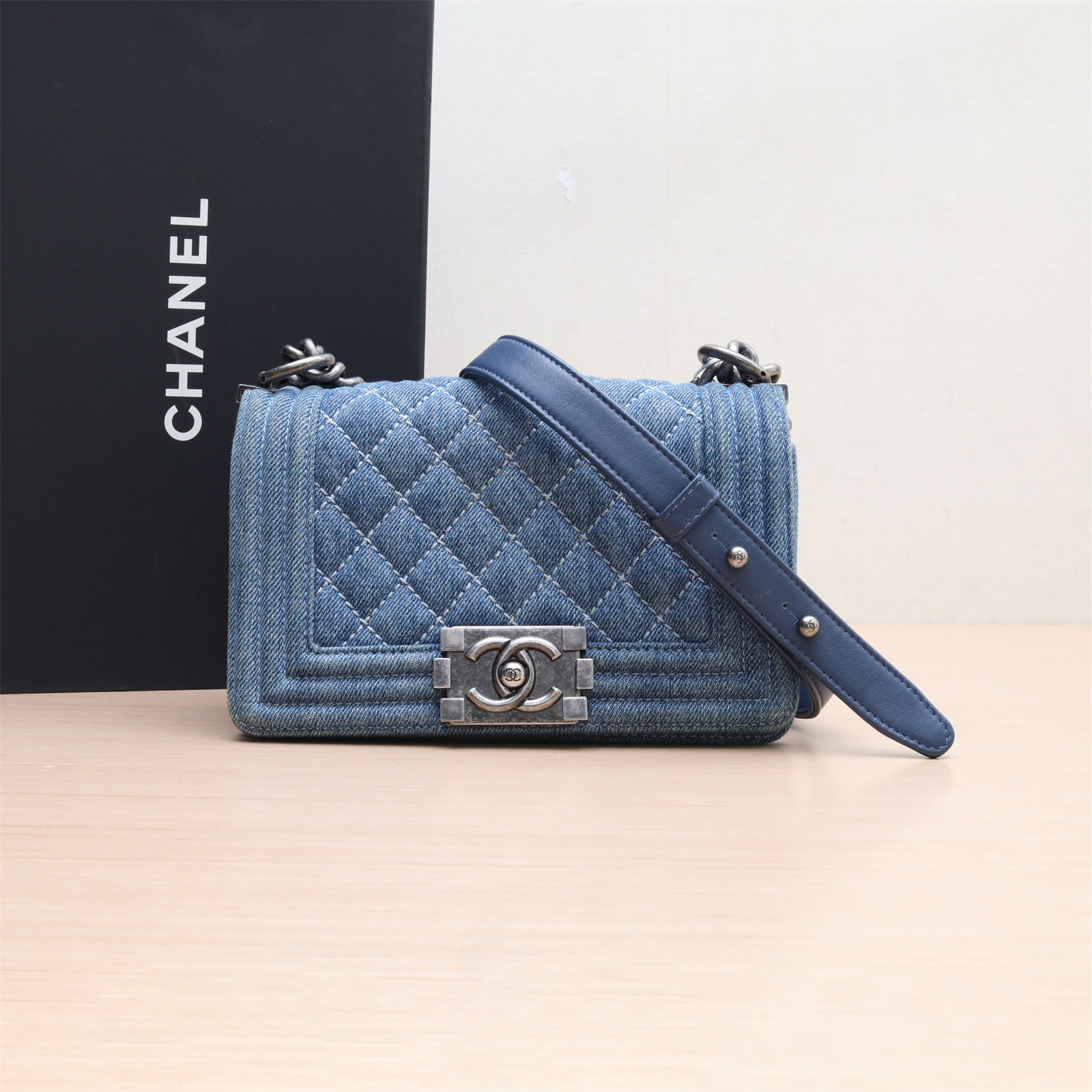 *CHANEL Leboy Small 20.5cm-Hana Vintage