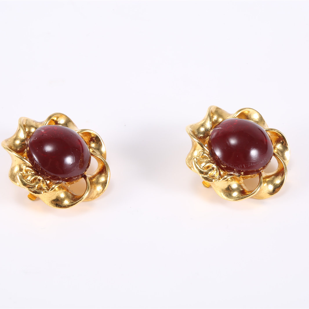 CHANEL Vintage Art Glass flower gold edge clip-on earrings Alloy-Hana Vintage