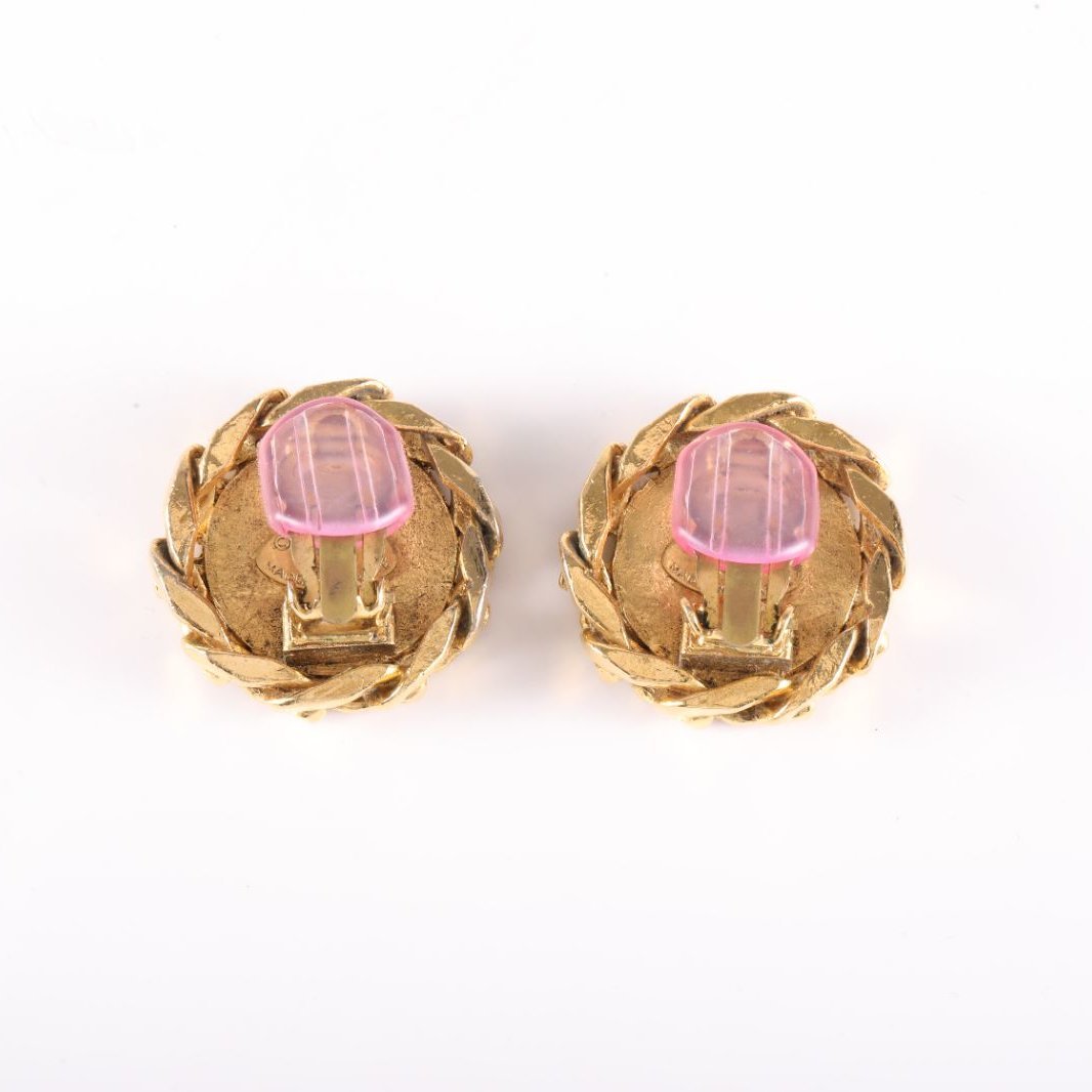 CHANEL 23 Vintage Double C Circle Clip-on Earrings Alloy-Hana Vintage