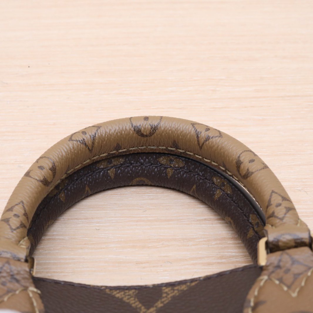 LOUIS VUITTON Onthego BB 18