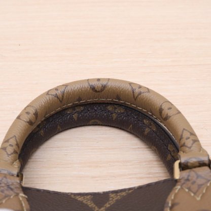 LOUIS VUITTON Onthego BB 18